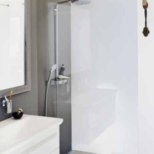 Douchewand voor inloopdouche in een hoek. Type Strasbourg